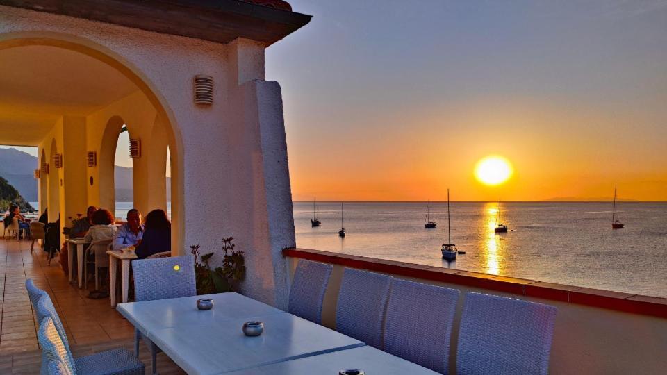 Hotel Scoglio Bianco بورتوفيرّايو المظهر الخارجي الصورة