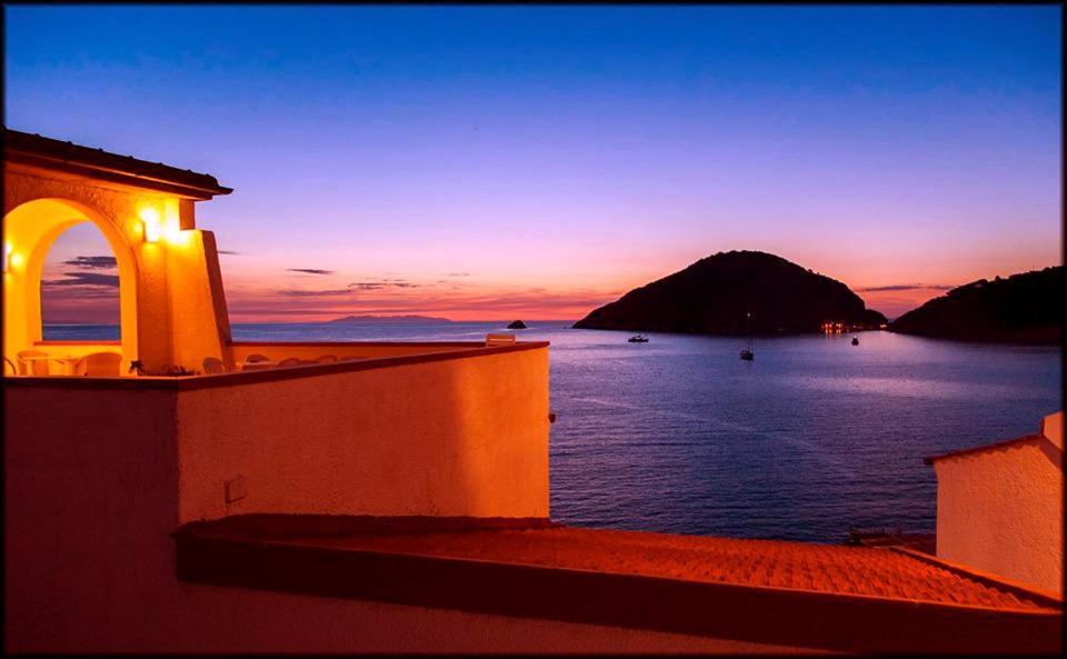 Hotel Scoglio Bianco بورتوفيرّايو المظهر الخارجي الصورة