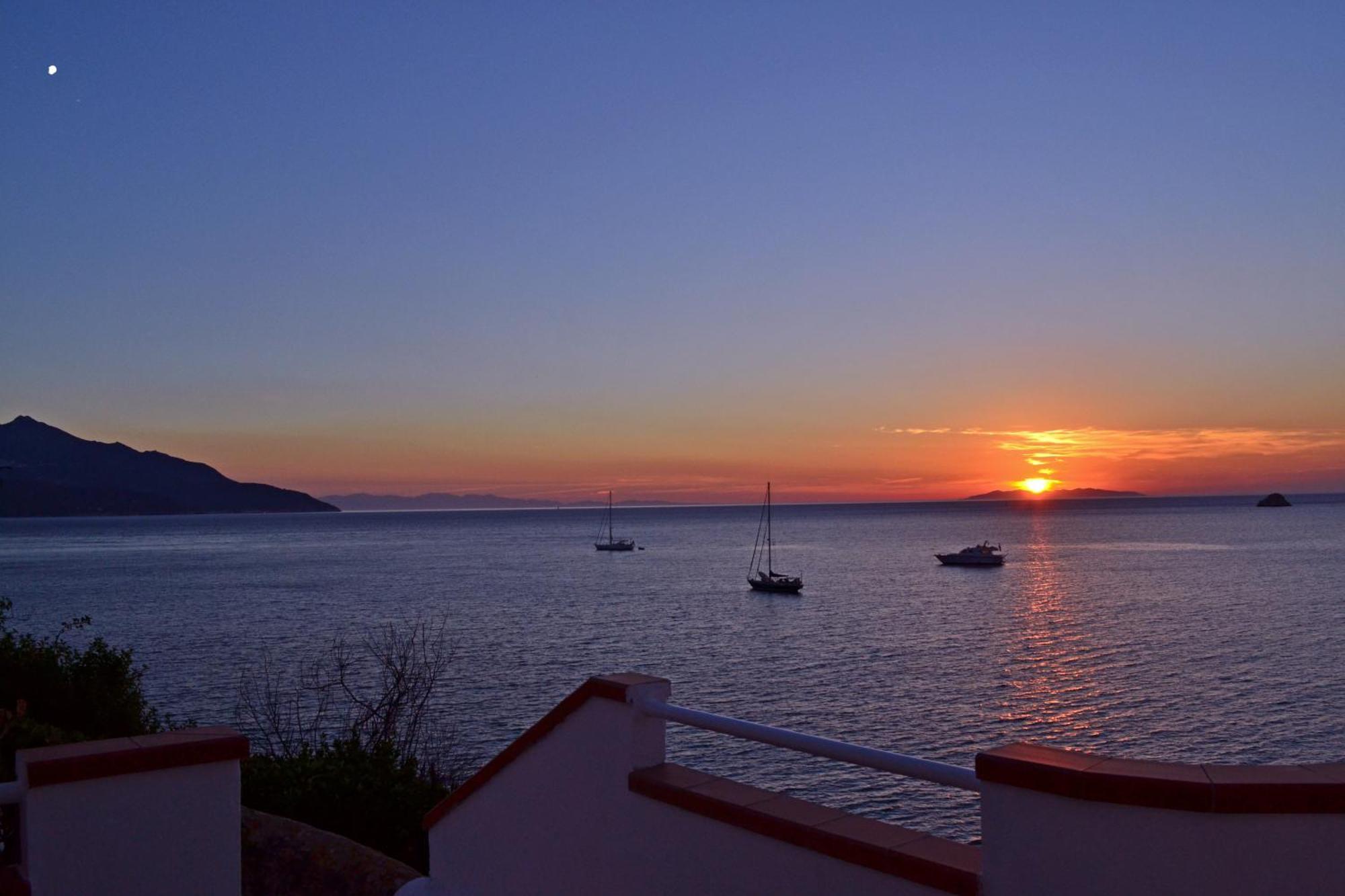 Hotel Scoglio Bianco بورتوفيرّايو المظهر الخارجي الصورة