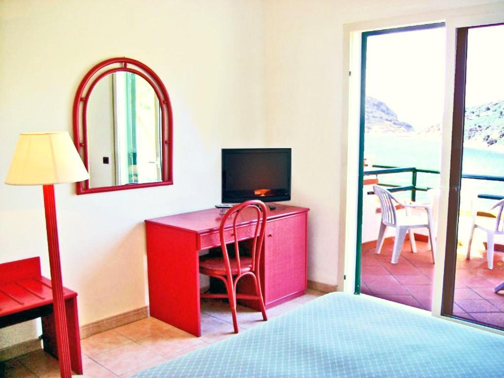 Hotel Scoglio Bianco بورتوفيرّايو المظهر الخارجي الصورة