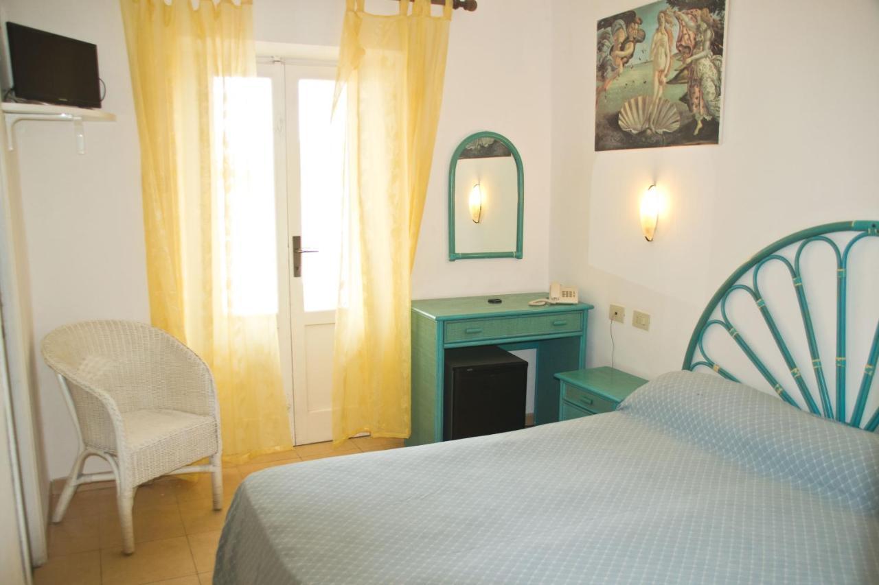 Hotel Scoglio Bianco بورتوفيرّايو المظهر الخارجي الصورة
